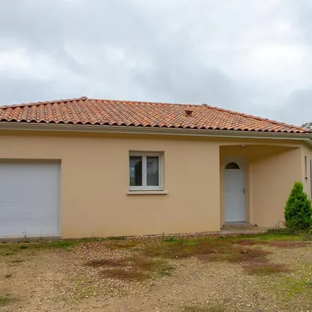 Maison Individuelle Avec Jardin Proche Poitiers Feriehus